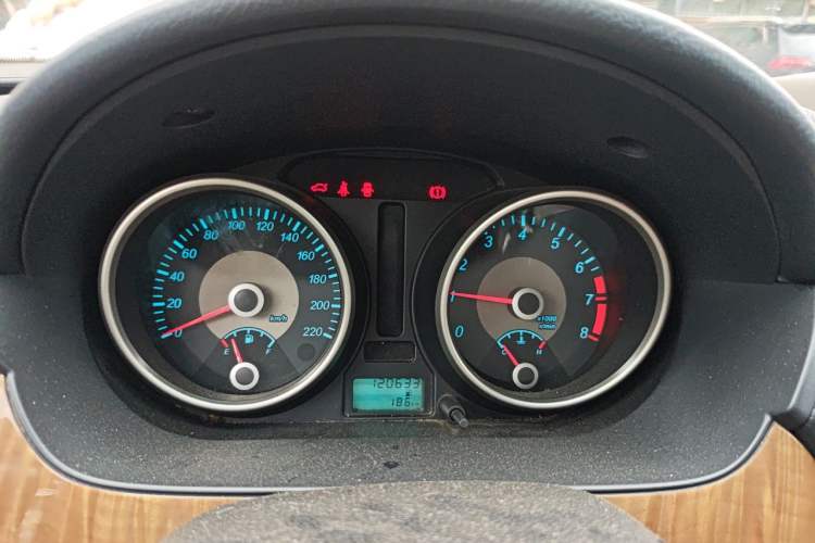 Used Buick Excelle 2015 1.5L Manual Classic Trim Instrument Cluster