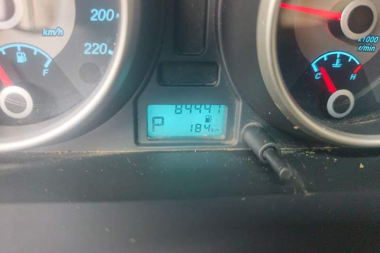 Used Buick Excelle 2015 1.5L Automatic Classic Model Odometer Close Up