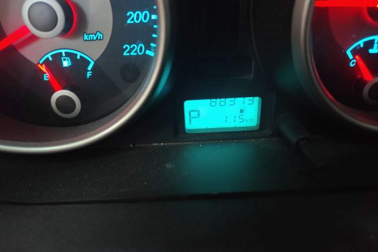 Used Buick Excelle 2015 1.5L Automatic Classic Model Odometer Close Up