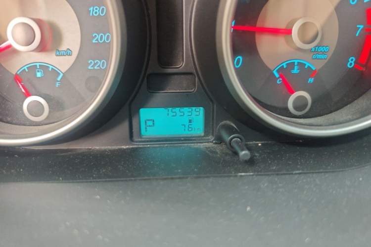 Used Buick Excelle 2015 1.5L Automatic Classic Model Odometer Close Up