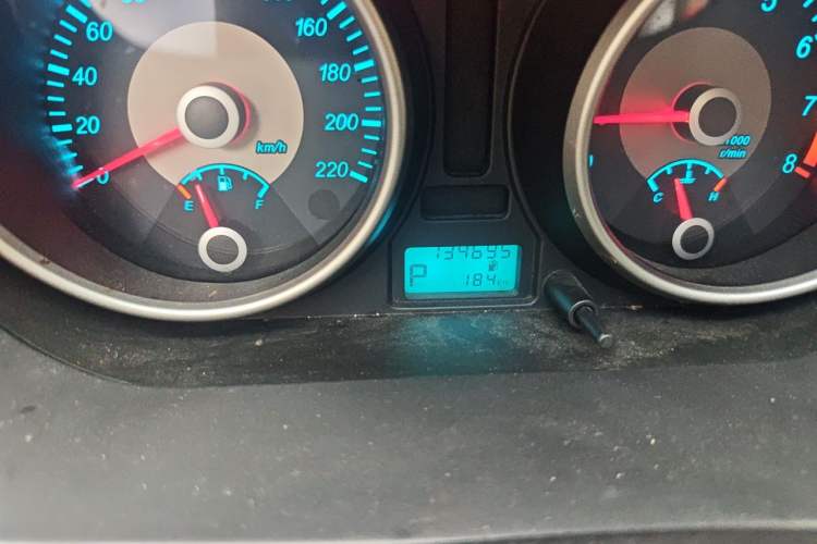 Used Buick Excelle 2015 1.5L Automatic Classic Model Odometer Close Up