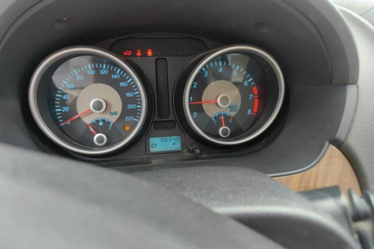 Used Buick Excelle 2015 1.5L Automatic Classic Model Odometer Close Up