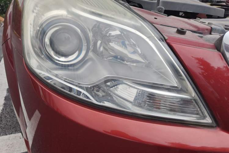Used Buick Excelle 2015 1.5L Manual Luxury Model Right Front Headlight