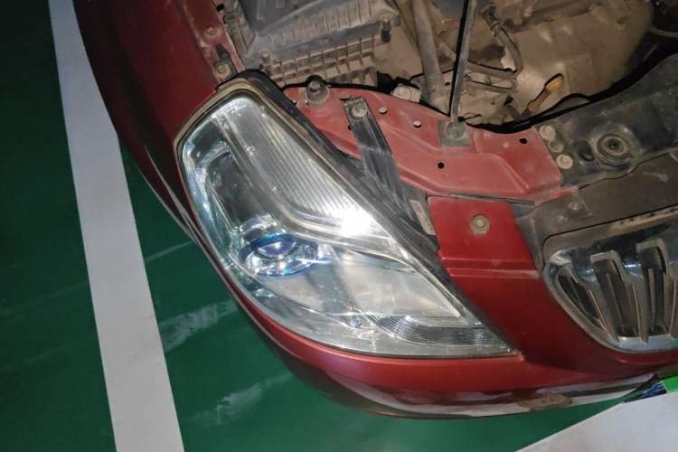 Used Buick Excelle 2015 1.5L Manual Classic Trim Right Front Headlight