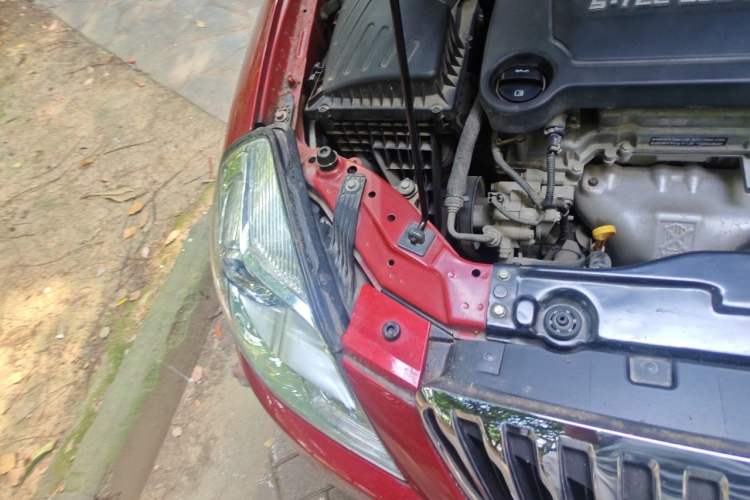 Used Buick Excelle 2015 1.5L Automatic Classic Model Right Front Headlight
