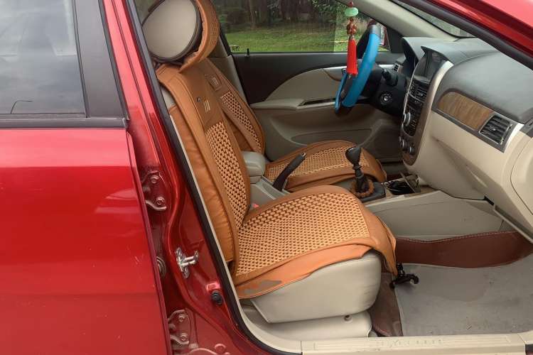 Used Buick Excelle 2015 1.5L Manual Classic Trim Right Front Seat