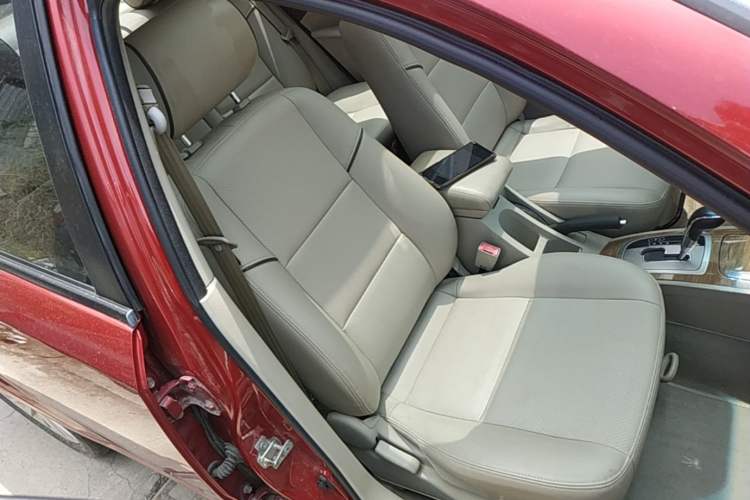 Used Buick Excelle 2015 1.5L Automatic Luxury Edition Right Front Seat