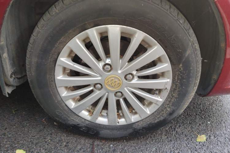 Used Buick Excelle 2015 1.5L Automatic Classic Model Right Front Wheel Hub