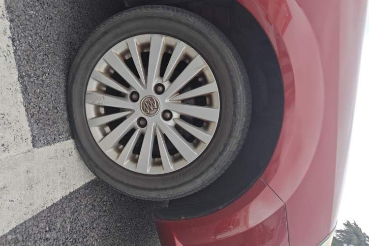 Used Buick Excelle 2015 1.5L Manual Luxury Model Right Front Wheel Hub