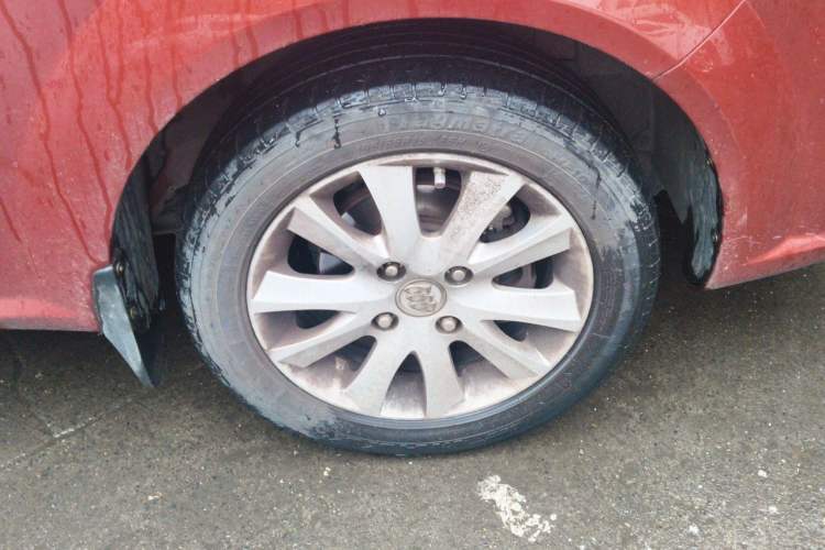 Used Buick Excelle 2015 1.5L Manual Luxury Model Right Front Wheel Hub