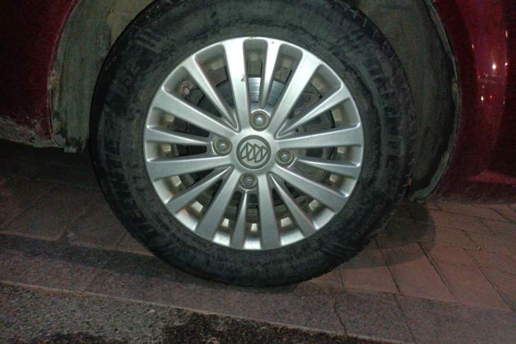 Used Buick Excelle 2015 1.5L Manual Classic Trim Right Front Wheel Hub