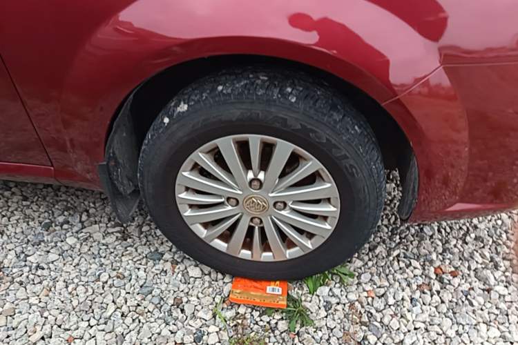 Used Buick Excelle 2015 1.5L Manual Classic Trim Right Front Wheel Hub