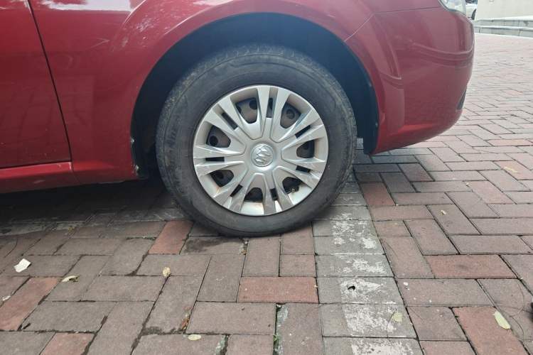 Used Buick Excelle 2015 1.5L Automatic Classic Model Right Front Wheel Hub