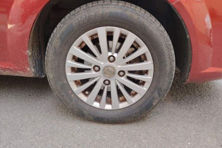 Used Buick Excelle 2015 1.5L Automatic Classic Model Right Front Wheel Hub