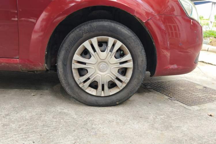 Used Buick Excelle 2015 1.5L Manual Classic Trim Right Front Wheel Hub