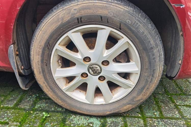 Used Buick Excelle 2015 1.5L Manual Classic Trim Right Front Wheel Hub