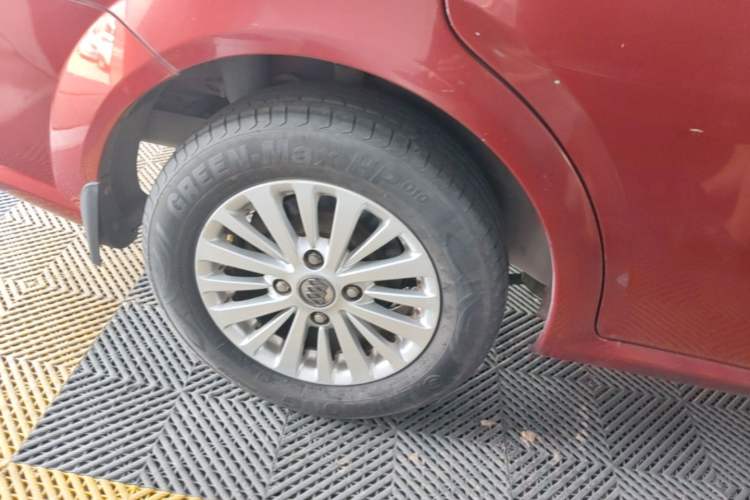 Used Buick Excelle 2015 1.5L Automatic Classic Model Right Rear Wheel Hub