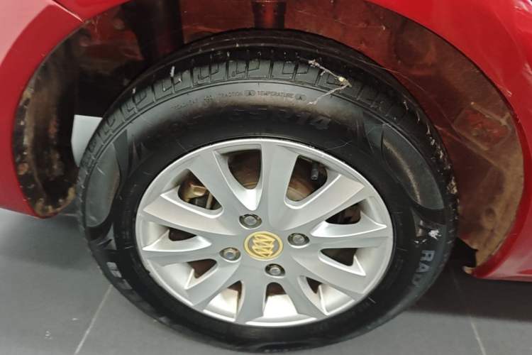Used Buick Excelle 2015 1.5L Automatic Classic Model Right Rear Wheel Hub