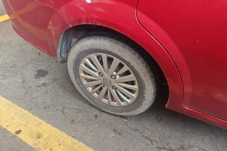 Used Buick Excelle 2015 1.5L Manual Classic Trim Right Rear Wheel Hub