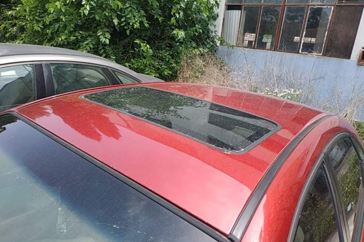 Used Buick Excelle 2015 1.5L Automatic Luxury Edition Roof