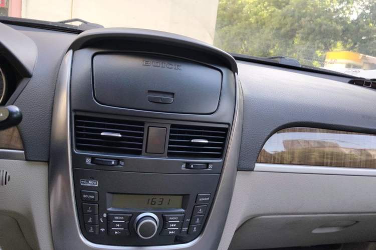 Used Buick Excelle 2015 1.5L Manual Classic Trim Audio And AC Panel