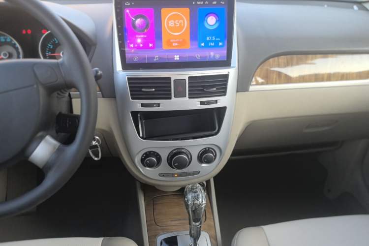Used Buick Excelle 2015 1.5L Automatic Classic Model Audio And AC Panel
