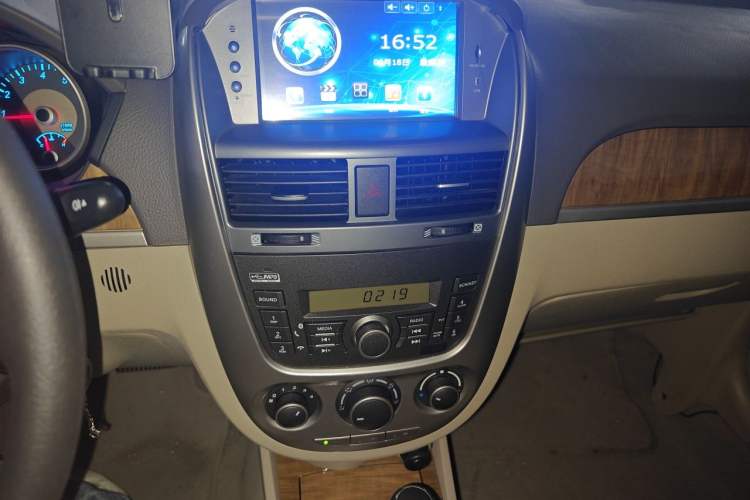 Used Buick Excelle 2015 1.5L Automatic Classic Model Audio And AC Panel