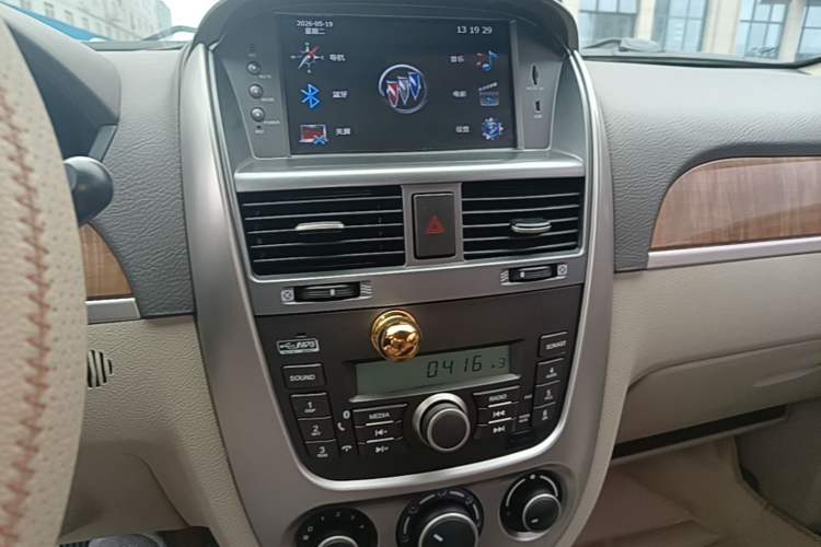 Used Buick Excelle 2015 1.5L Automatic Classic Model Audio And AC Panel