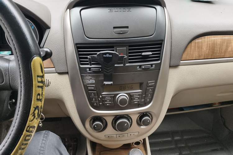 Used Buick Excelle 2015 1.5L Automatic Classic Model Audio And AC Panel