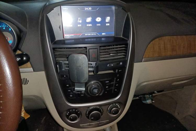 Used Buick Excelle 2015 1.5L Automatic Classic Model Audio And AC Panel