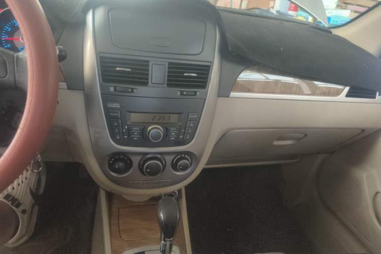 Used Buick Excelle 2015 1.5L Automatic Classic Model Audio And AC Panel