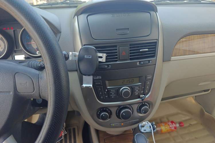 Used Buick Excelle 2015 1.5L Automatic Classic Model Audio And AC Panel