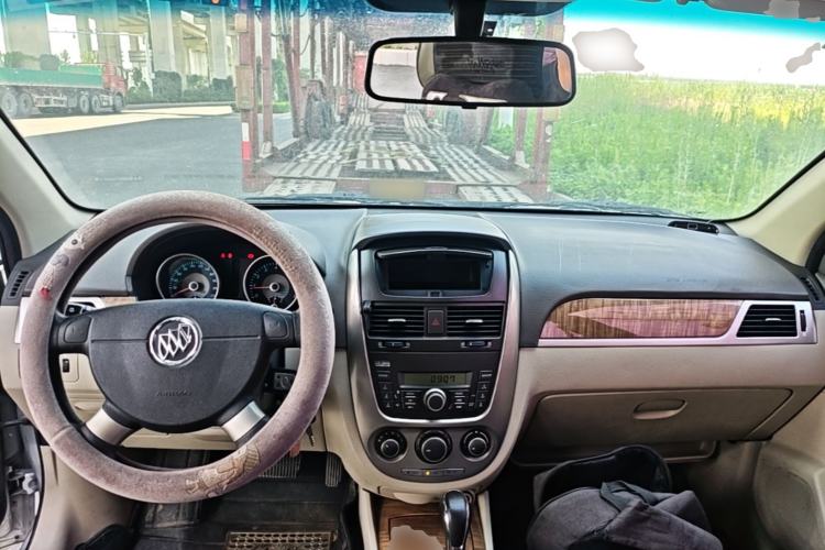 Used Buick Excelle 2015 1.5L Automatic Classic Model Center Console