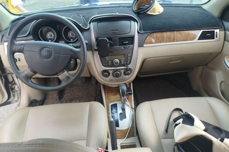 Used Buick Excelle 2015 1.5L Automatic Classic Model Center Console