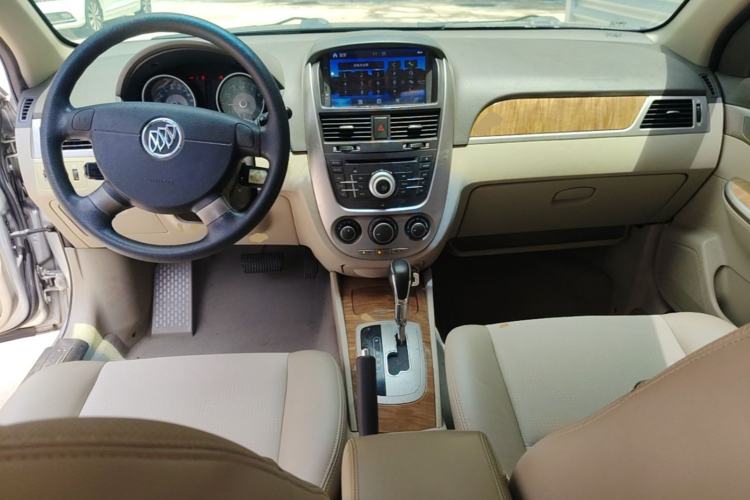 Used Buick Excelle 2015 1.5L Automatic Classic Model Center Console