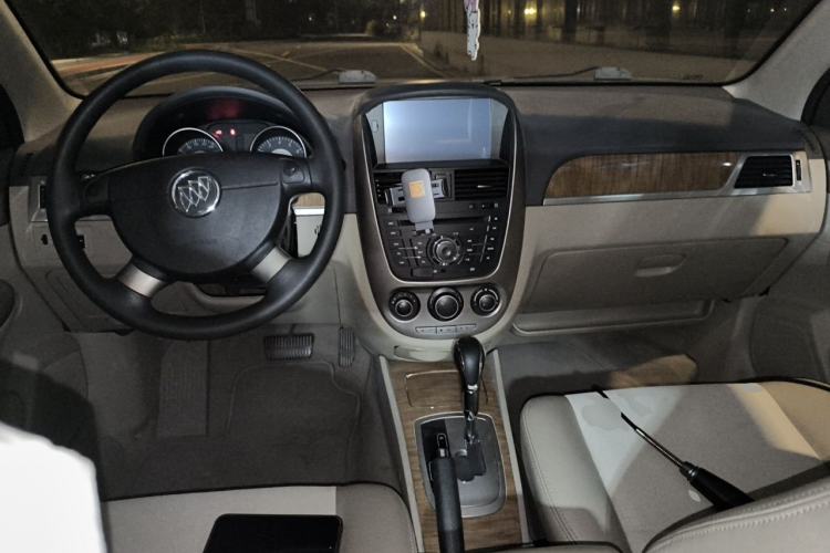Used Buick Excelle 2015 1.5L Automatic Classic Model Center Console