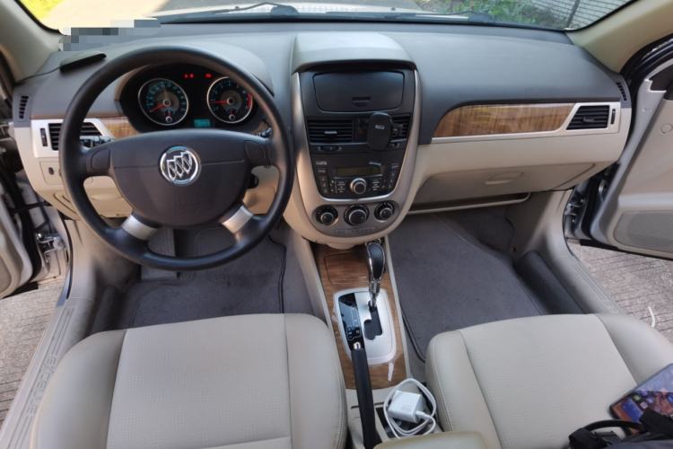 Used Buick Excelle 2015 1.5L Automatic Classic Model Center Console