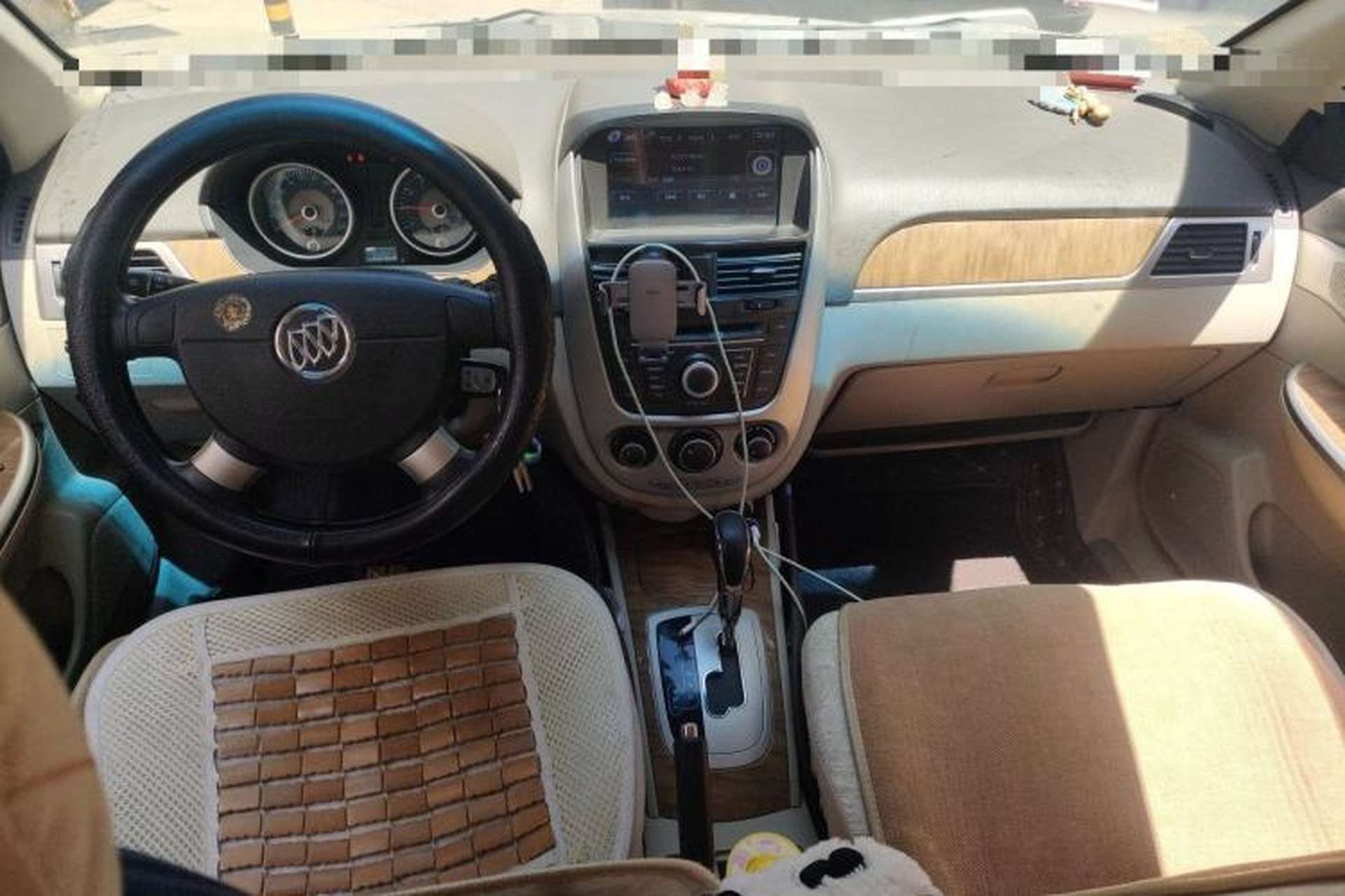 Used Buick Excelle 2015 1.5L Automatic Classic Model Center Console