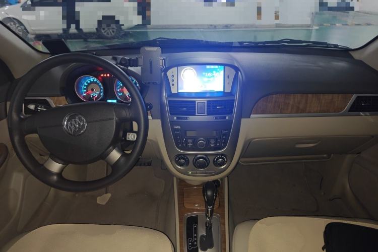 Used Buick Excelle 2015 1.5L Automatic Classic Model Center Console
