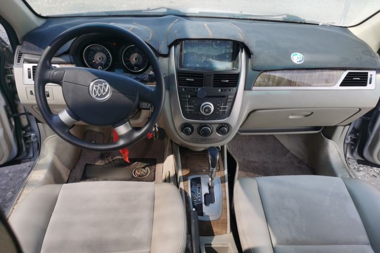 Used Buick Excelle 2015 1.5L Automatic Classic Model Center Console