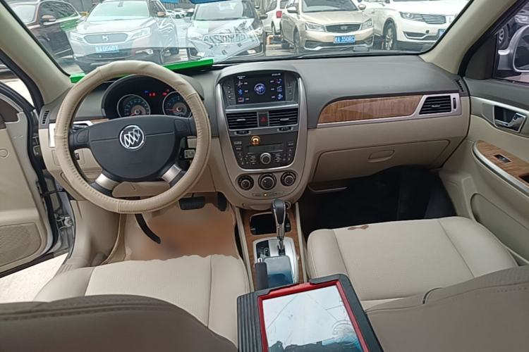 Used Buick Excelle 2015 1.5L Automatic Classic Model Center Console