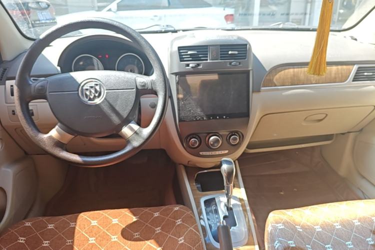 Used Buick Excelle 2015 1.5L Automatic Classic Model Center Console