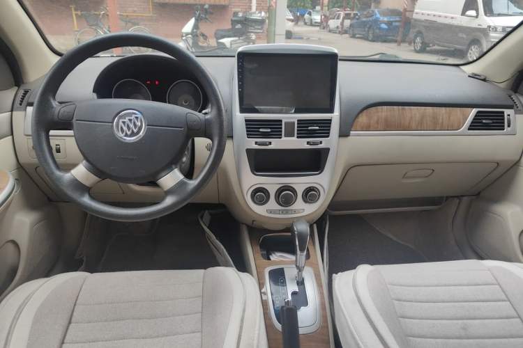 Used Buick Excelle 2015 1.5L Automatic Classic Model Center Console