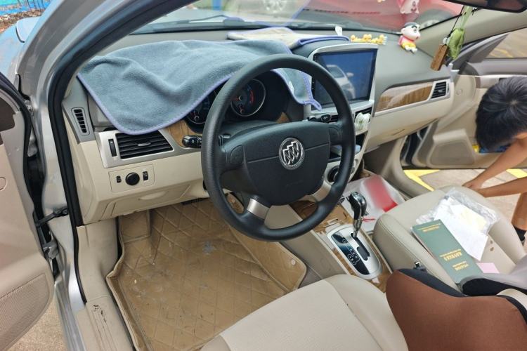Used Buick Excelle 2015 1.5L Automatic Classic Model Center Console