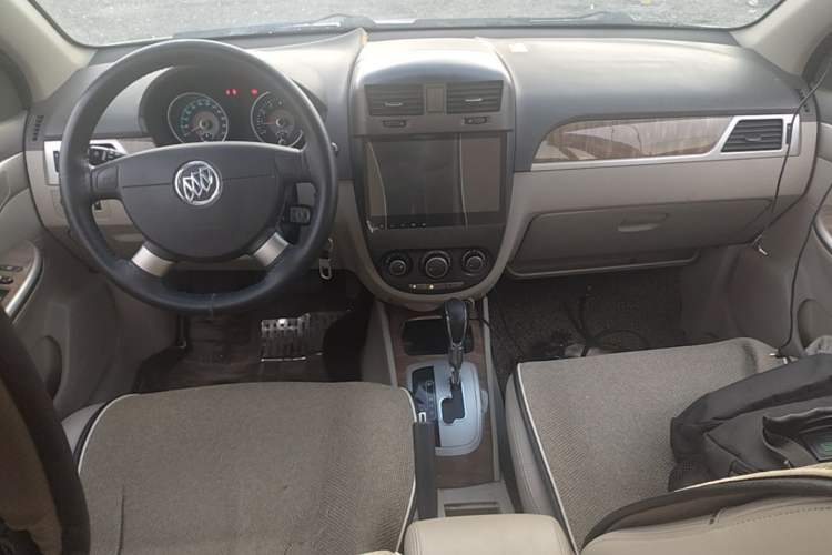 Used Buick Excelle 2015 1.5L Automatic Classic Model Center Console