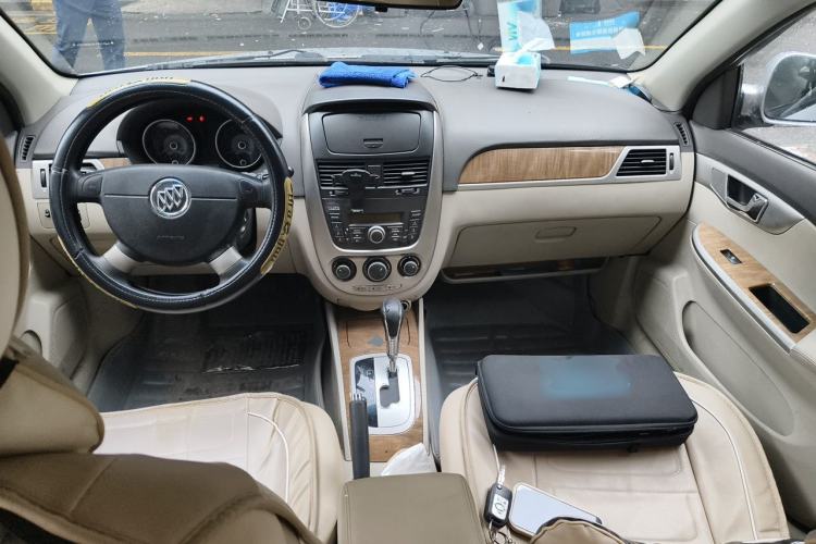 Used Buick Excelle 2015 1.5L Automatic Classic Model Center Console