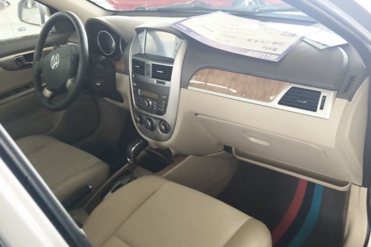 Used Buick Excelle 2015 1.5L Automatic Classic Model Center Console