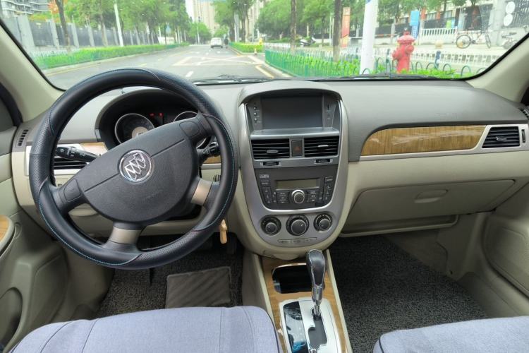 Used Buick Excelle 2015 1.5L Automatic Classic Model Center Console