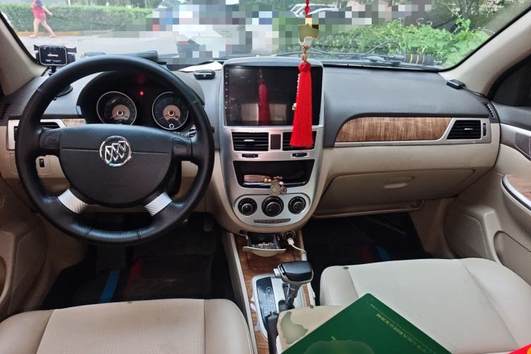 Used Buick Excelle 2015 1.5L Automatic Classic Model Center Console