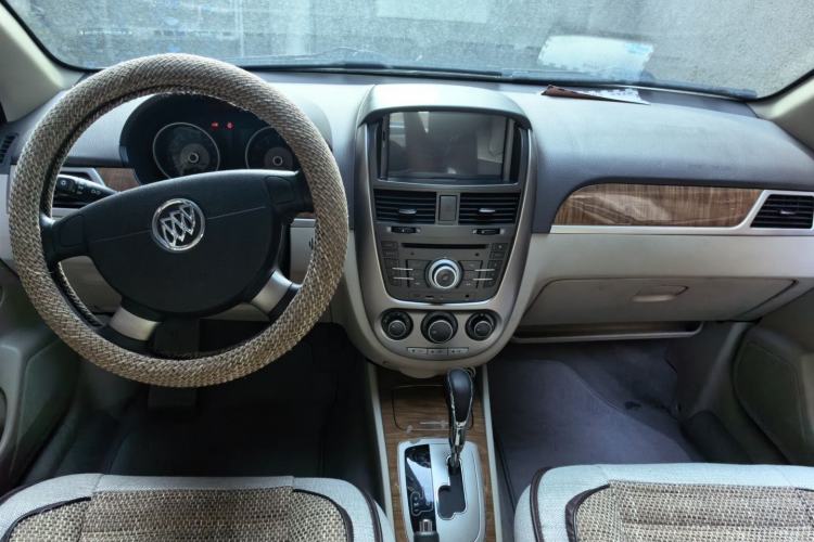 Used Buick Excelle 2015 1.5L Automatic Classic Model Center Console